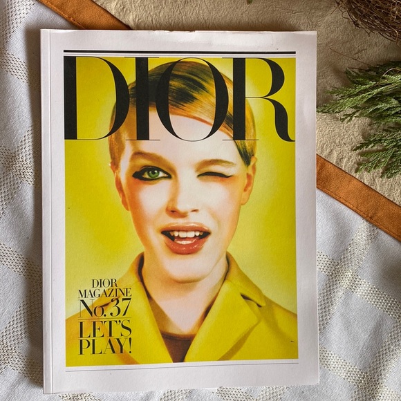 Dior magazine issue 37 Let’s play! Spring 2022 - Picture 1 of 8
